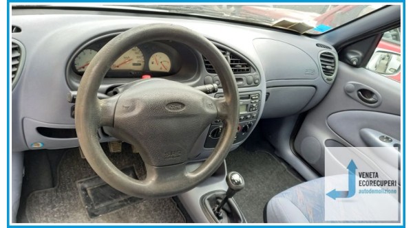 FORD FIESTA DX del 1998 parti usate e ricambi