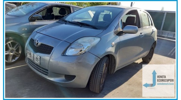 TOYOTA YARIS  del 2007 parti usate e ricambi