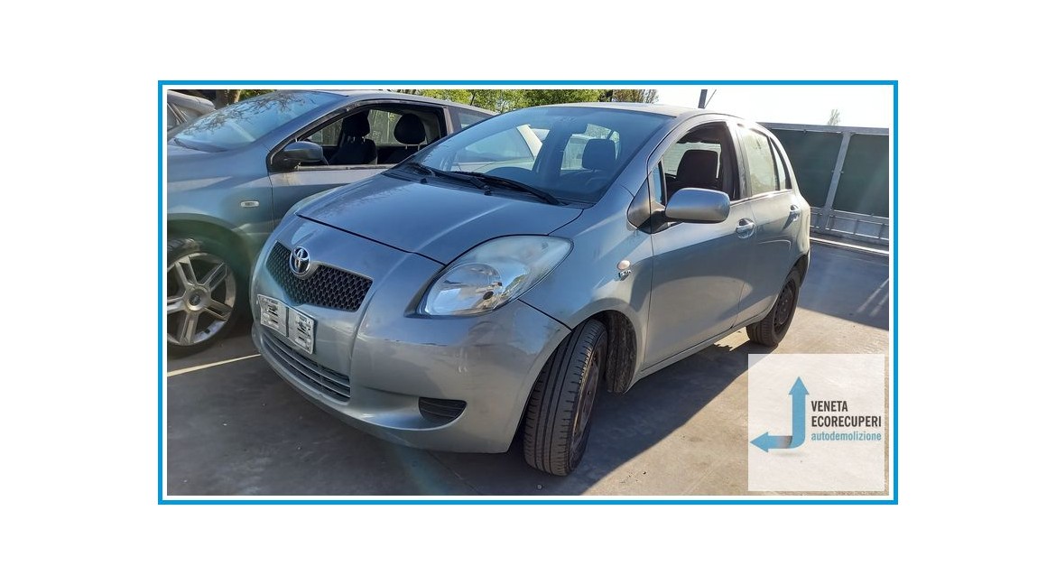 TOYOTA YARIS  del 2007 parti usate e ricambi