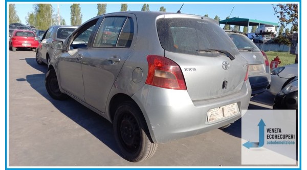 TOYOTA YARIS  del 2007 parti usate e ricambi