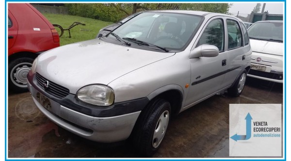 OPEL CORSA S93 del 1999 parti usate e ricambi
