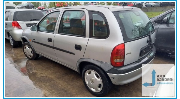 OPEL CORSA S93 del 1999 parti usate e ricambi