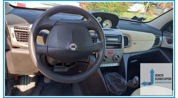 LANCIA YPSILON TE del 2004 parti usate e ricambi