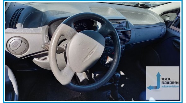 FIAT PUNTO 1N/1P del 2003 parti usate e ricambi - Tipo Motore 188A4000