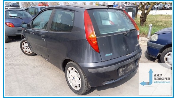 FIAT PUNTO 1N/1P del 2001 parti usate e ricambi - Tipo Motore 188A4000