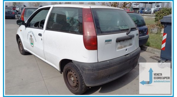 FIAT PUNTO 1a Serie  del 1994 parti usate e ricambi - Tipo Motore 176A7000