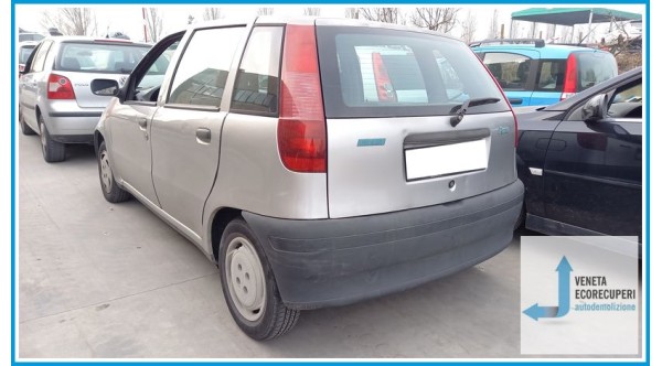 FIAT PUNTO 1a Serie  del 1999 parti usate e ricambi - Tipo Motore 176B2000
