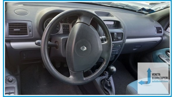 RENAULT CLIO 2a Serie  del 2003 parti usate e ricambi - Tipo Motore K9KA7