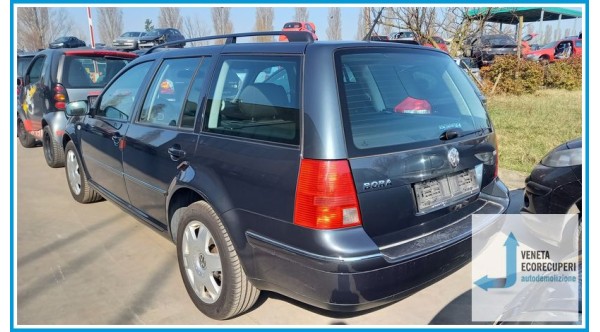 VOLKSWAGEN BORA 1J del 2002 parti usate e ricambi - Tipo Motore ASZ