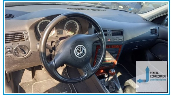 VOLKSWAGEN BORA 1J del 2002 parti usate e ricambi - Tipo Motore ASZ