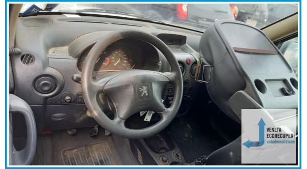 PEUGEOT RANCH M59 del 2005 parti usate e ricambi - Tipo Motore RHY