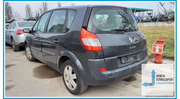 RENAULT MEGANE 2a Serie  del 2006 parti usate e ricambi - Tipo Motore K4MD8