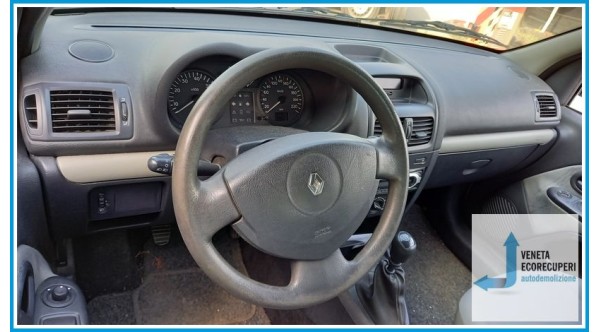 RENAULT CLIO 2a Serie  del 2002 parti usate e ricambi - Tipo Motore D4FB7