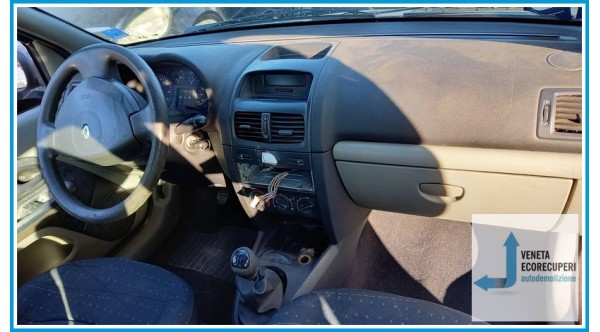 RENAULT CLIO 2a Serie  del 2002 parti usate e ricambi - Tipo Motore D4FB7