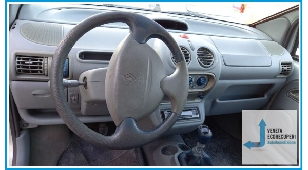RENAULT TWINGO 1a Serie  del 2003 parti usate e ricambi - Tipo Motore D7FF7