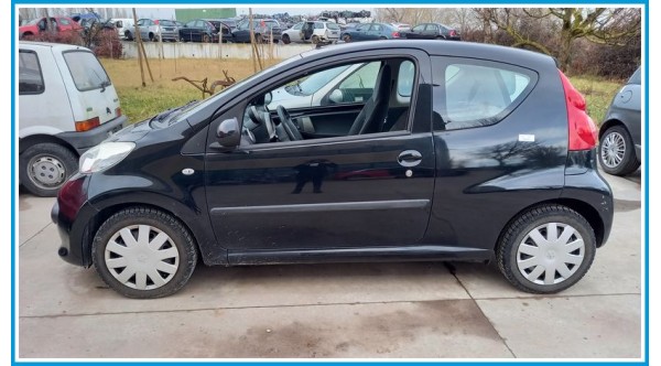 PEUGEOT 107  del 2007 parti usate e ricambi - Tipo Motore 1KR