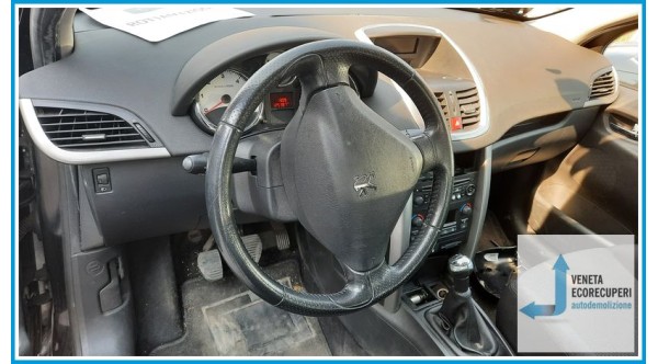 PEUGEOT 207  del 2008 parti usate e ricambi