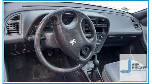 PEUGEOT 306  del 1999 parti usate e ricambi - Tipo Motore NFZ