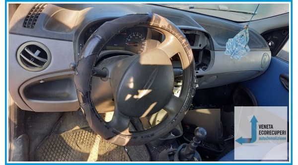 FIAT PUNTO 1N/1P del 2002 parti usate e ricambi - Tipo Motore 188A4000