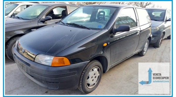FIAT PUNTO 1a Serie  del 1998 parti usate e ricambi - Tipo Motore 176B2000
