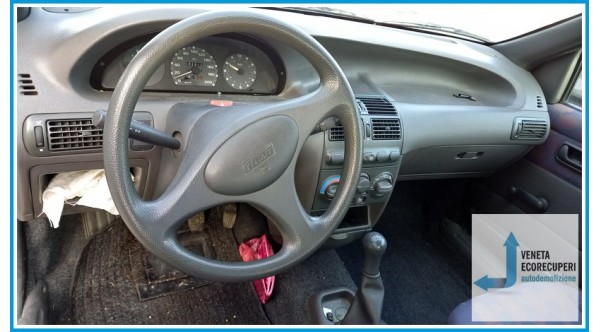 FIAT PUNTO 1a Serie  del 1998 parti usate e ricambi - Tipo Motore 176B2000