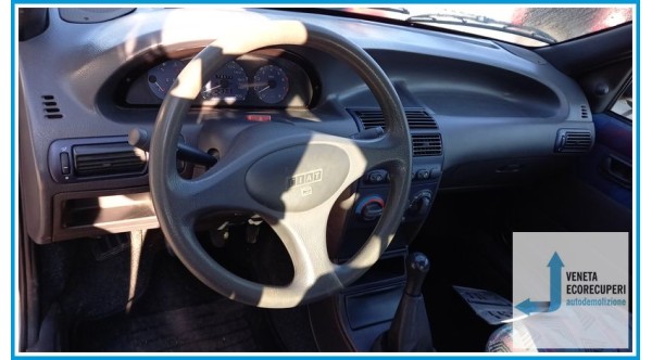 FIAT PUNTO 1a Serie  del 1999 parti usate e ricambi - Tipo Motore 176B4000