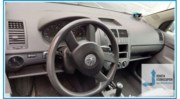 VOLKSWAGEN POLO 9N del 2004 parti usate e ricambi - Tipo Motore AZQ