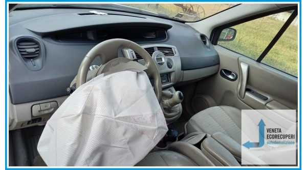 RENAULT SCENIC 2a Serie  del 2004 parti usate e ricambi - Tipo Motore K9KF7