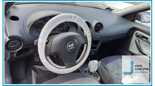 SEAT IBIZA 6L del 2002 parti usate e ricambi - Tipo Motore AZQ