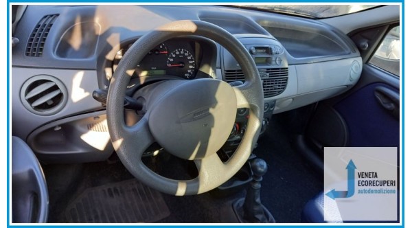 FIAT PUNTO 1N/1P del 2002 parti usate e ricambi - Tipo Motore 188A4000