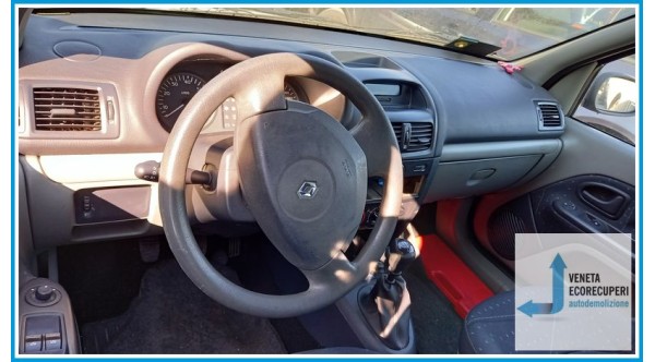 RENAULT CLIO 2a Serie  del 2003 parti usate e ricambi - Tipo Motore D7FG7