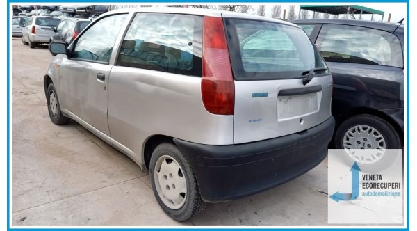 FIAT PUNTO 1a Serie  del 1998 parti usate e ricambi - Tipo Motore 176B2000