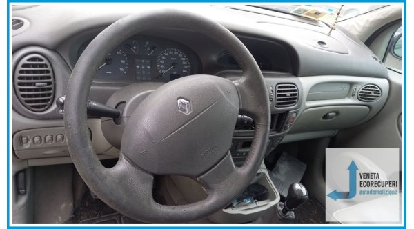 RENAULT MEGANE 1a Serie  del 2001 parti usate e ricambi - Tipo Motore F9QK7