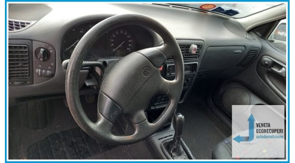 VOLKSWAGEN POLO 3a Serie  del 2000 parti usate e ricambi - Tipo Motore APQ