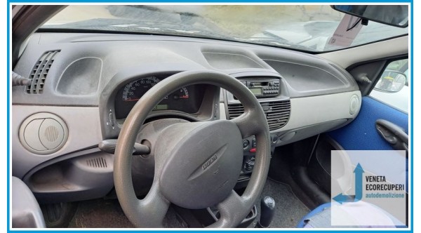 FIAT PUNTO 1N/1P del 2000 parti usate e ricambi - Tipo Motore 188A3000