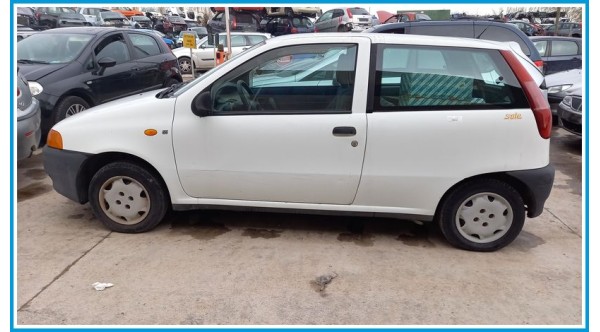 FIAT PUNTO 1a Serie  del 1999 parti usate e ricambi - Tipo Motore 176B2000