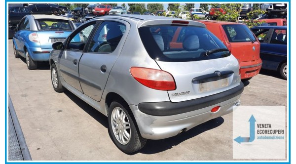 PEUGEOT 206  del 2000 parti usate e ricambi