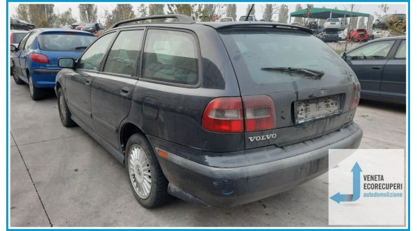VOLVO Serie 40  del 2000 parti usate e ricambi - Tipo Motore D4192T2