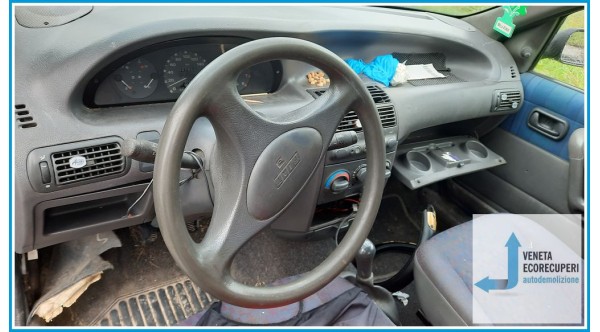 FIAT PUNTO 1a Serie  del 1998 parti usate e ricambi - Tipo Motore 176B2000