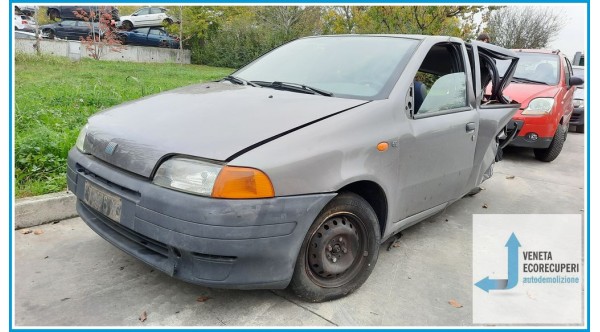 FIAT PUNTO 1a Serie  del 1997 parti usate e ricambi - Tipo Motore 176B2000