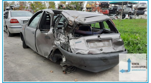 FIAT PUNTO 1a Serie  del 1997 parti usate e ricambi - Tipo Motore 176B2000
