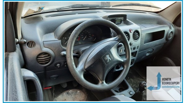 PEUGEOT RANCH VAN M59 del 2004 parti usate e ricambi - Tipo Motore RHY
