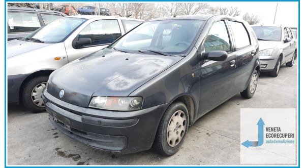 FIAT PUNTO 1N/1P del 2002 parti usate e ricambi - Tipo Motore 188A4000
