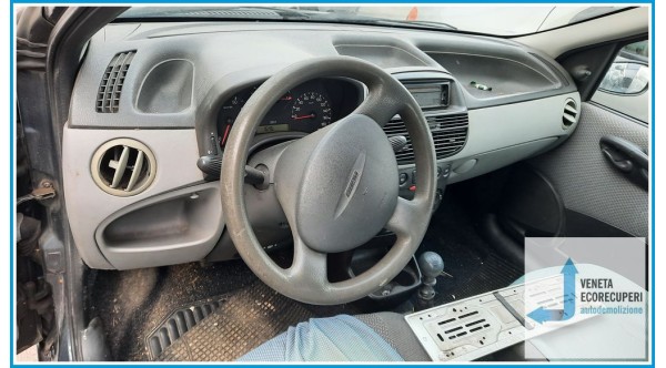 FIAT PUNTO 1N/1P del 2002 parti usate e ricambi - Tipo Motore 188A4000