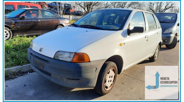 FIAT PUNTO 1a Serie  del 2000 parti usate e ricambi - Tipo Motore 176B2000