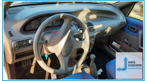 FIAT PUNTO 1a Serie  del 2000 parti usate e ricambi - Tipo Motore 176B2000