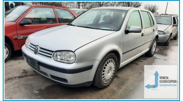 VOLKSWAGEN GOLF 1J del 2002 parti usate e ricambi - Tipo Motore AXR