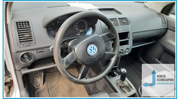 VOLKSWAGEN POLO 9N del 2002 parti usate e ricambi - Tipo Motore AMF