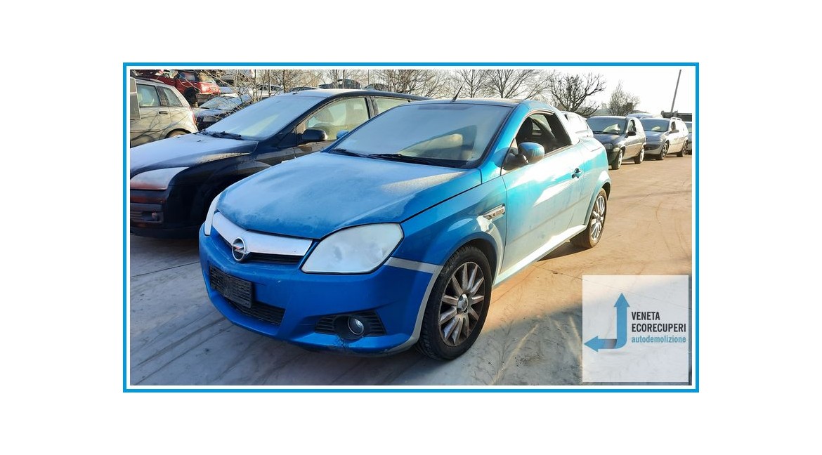 OPEL TIGRA X04 del 2005 parti usate e ricambi