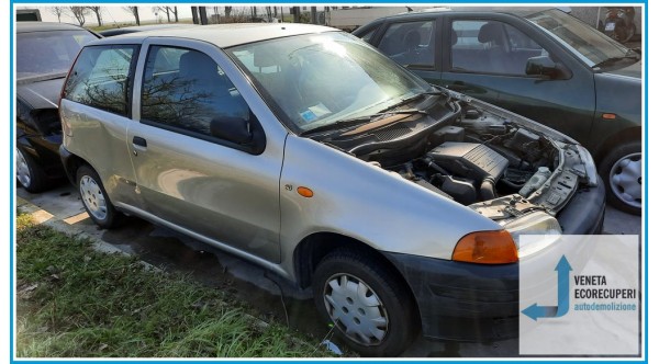 FIAT PUNTO 1a Serie  del 1997 parti usate e ricambi - Tipo Motore 176B4000